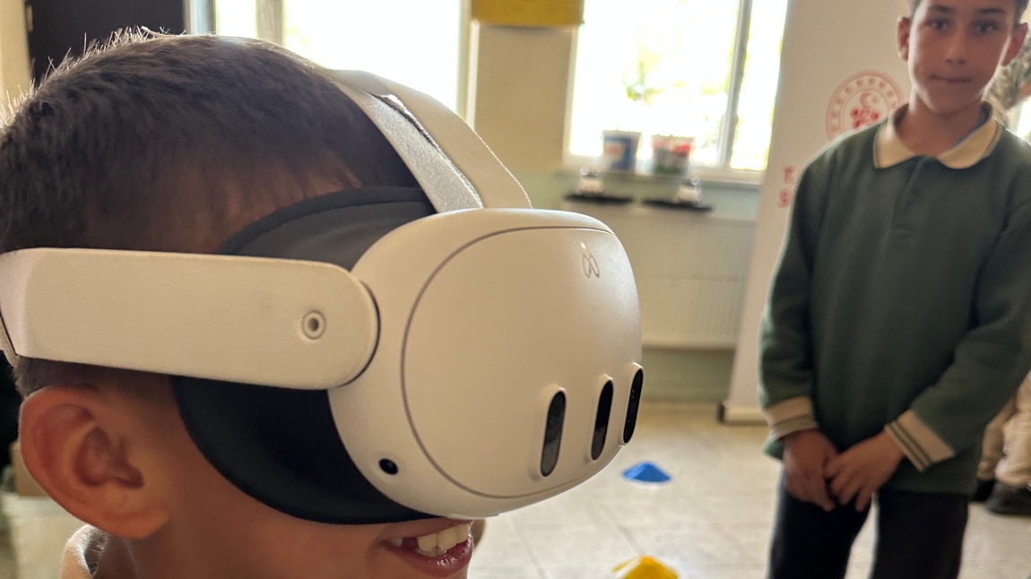 Stembüs ile Kaçarsalucası İmam Hatip Ortaokulu\'nı ziyaret ettik!